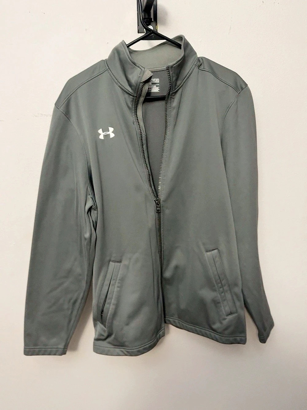Under Armour Men's Lightweight Gray Jacket Size Medium